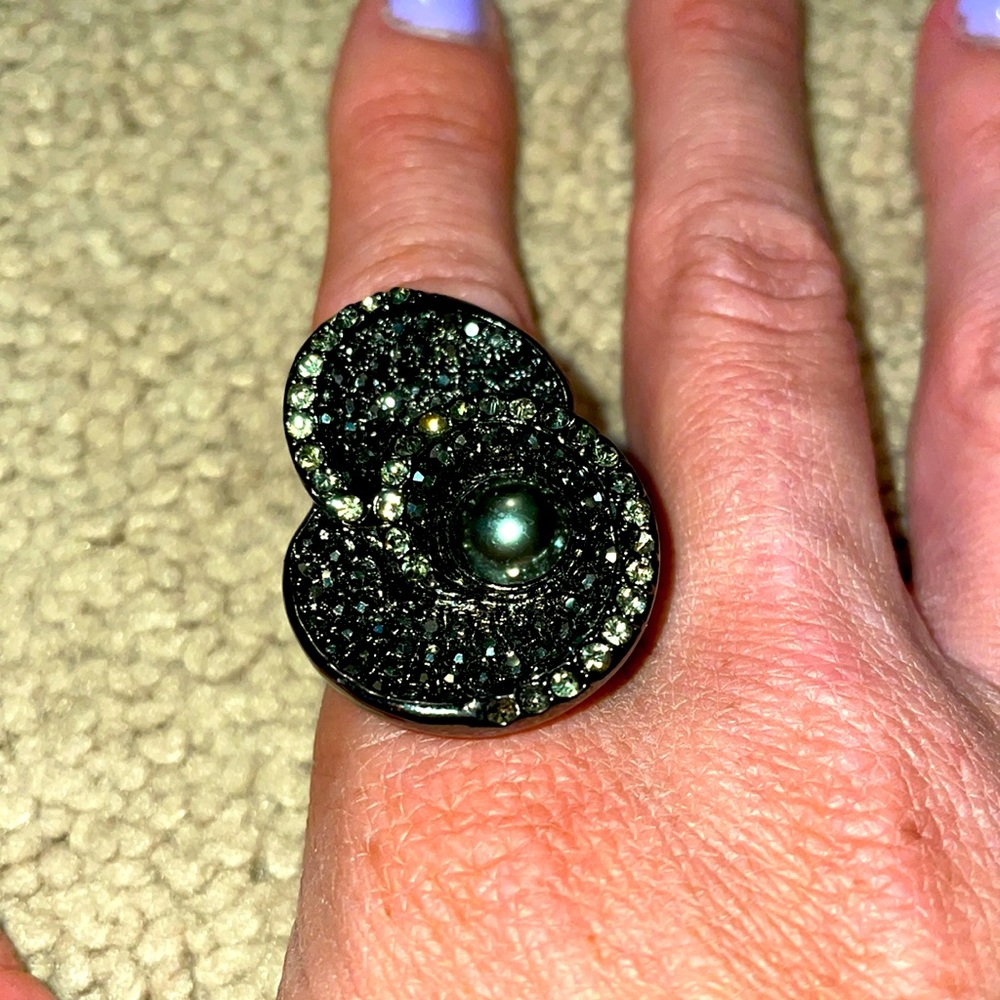 Black Sparkle and Pearl Ring!
